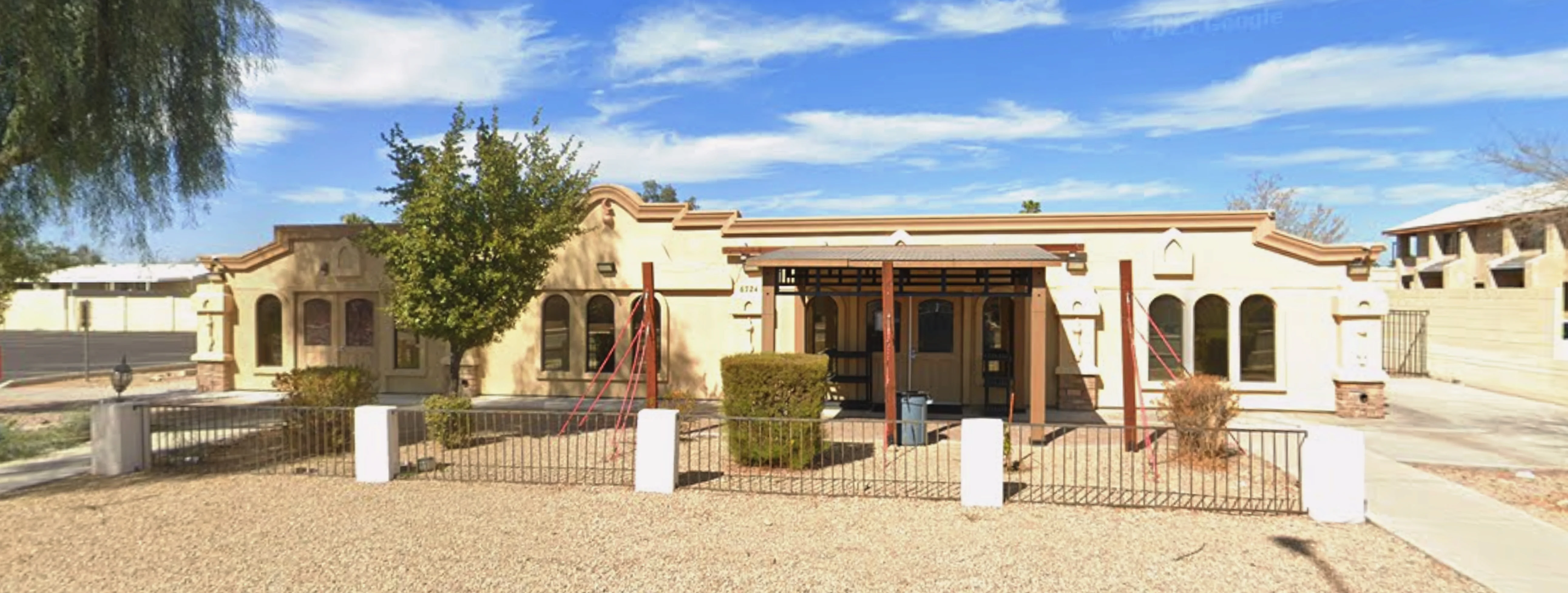 Exterior view of Greenway Mosque Peoria building